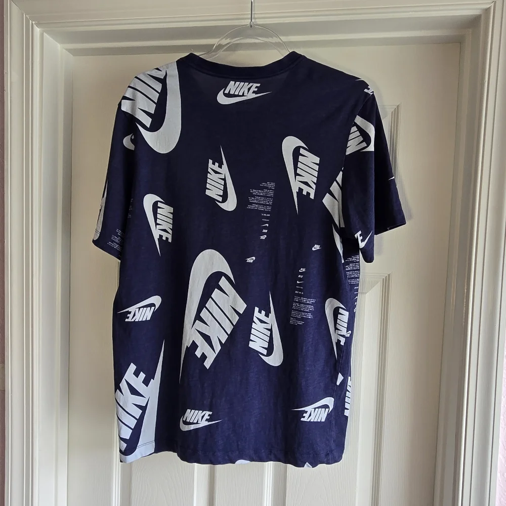Nike Men's Navy Allover Print T-Shirt (DR7817-410) Tee Size Medium Cotton‎